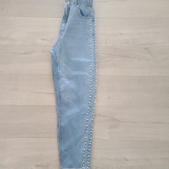 NWT Light washed denim jeans - Picture 3 of 5